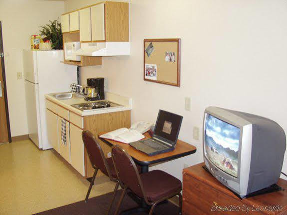 Value Place Orlando, Fl Williamsburg Room photo