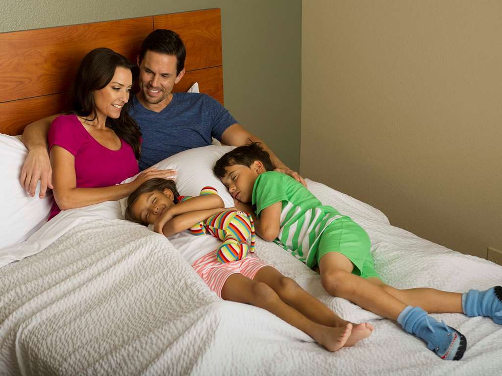 Value Place Orlando, Fl Williamsburg Room photo