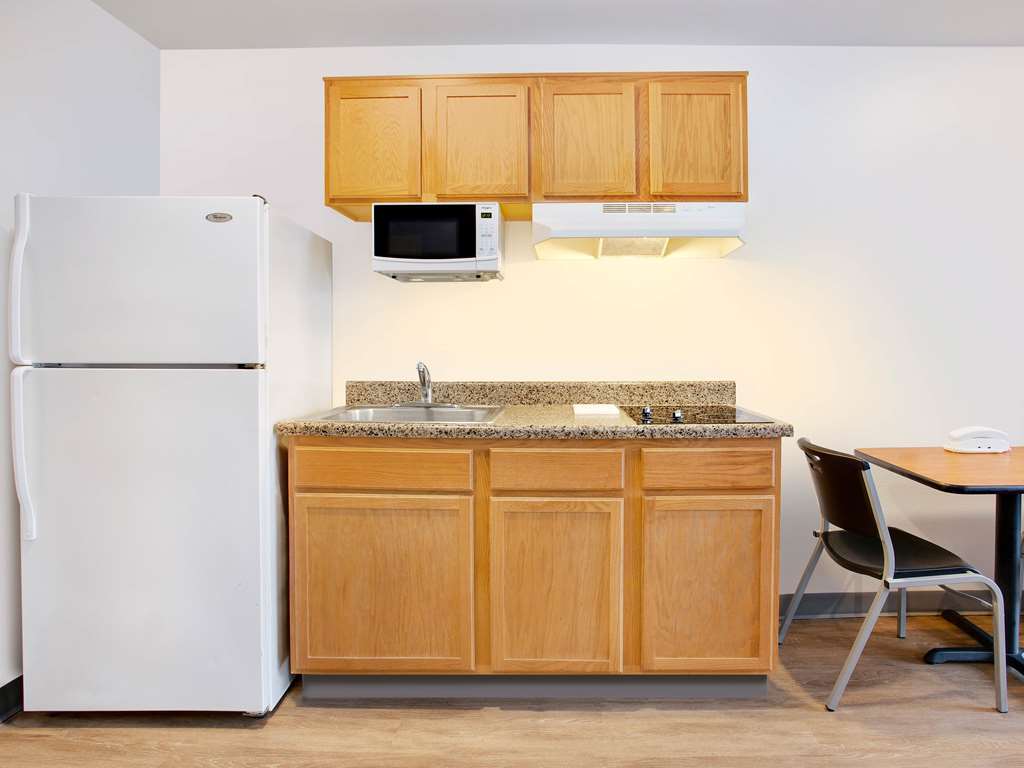 Value Place Orlando, Fl Williamsburg Room photo
